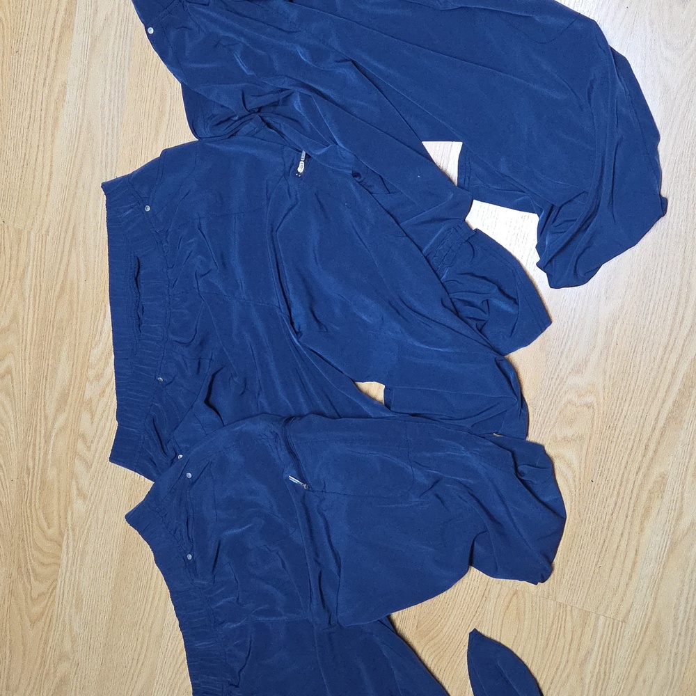 Beyond Yoga Navy Scrubs XL Tall 3 Pairs